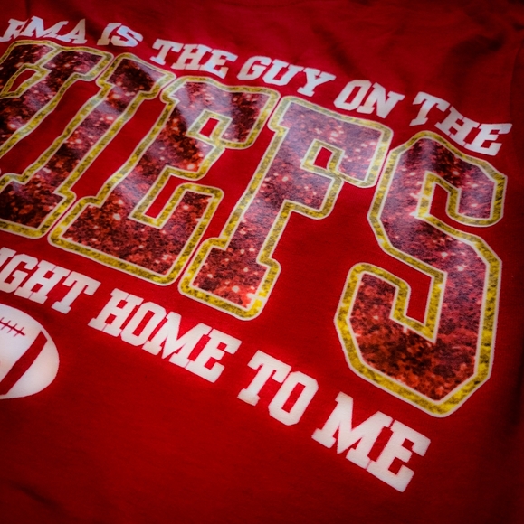 NWT LONG SLEEVE CHIEFS / TAYLOR SWIFTY LOVERS SHIRT - Picture 4 of 5